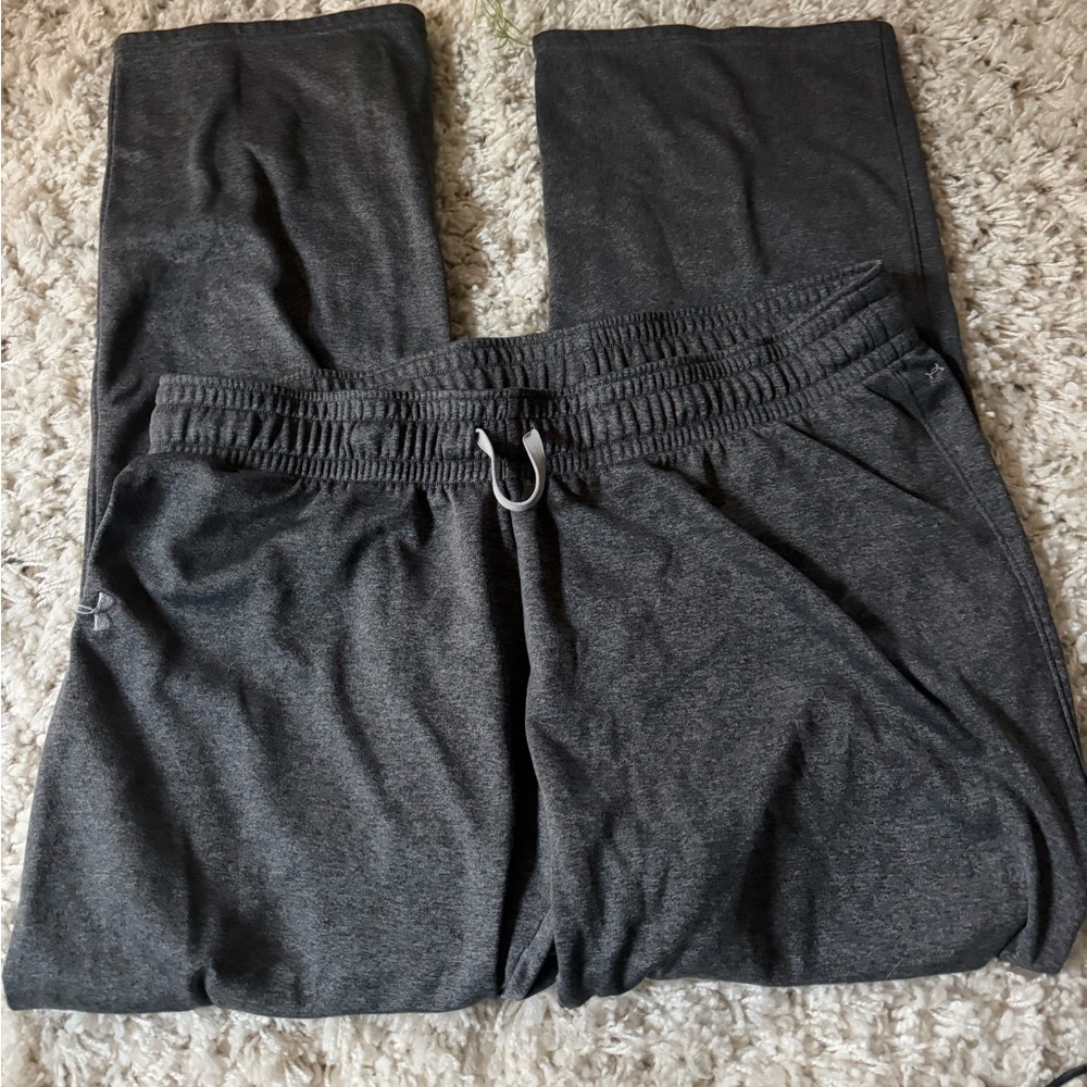Grey Under Armour lounging, comfortable men’s sweatpants